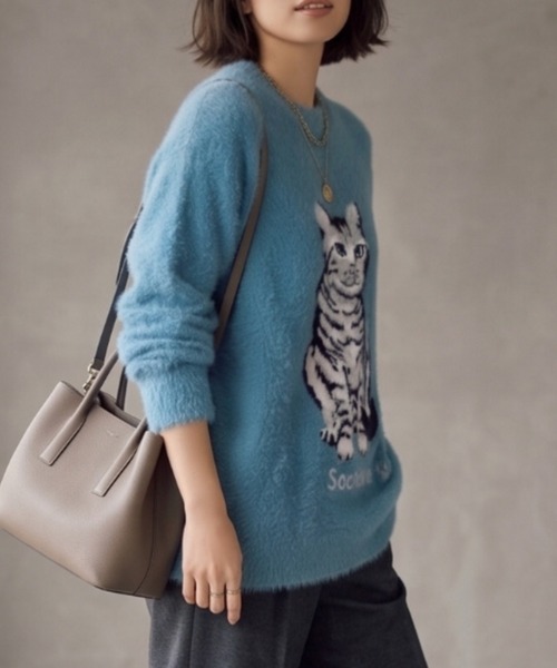 Belta attrice(ベルタアトリーチェ)の「猫 ジャガード ふわふわシャギーニット オーバーサイズ プルオーバー/クルーネック 秋冬(ニット/セーター・レディース・ベージュ/マスタード/ダークブラウン/グリーン/ブルー・FREE)」の19枚目の写真
