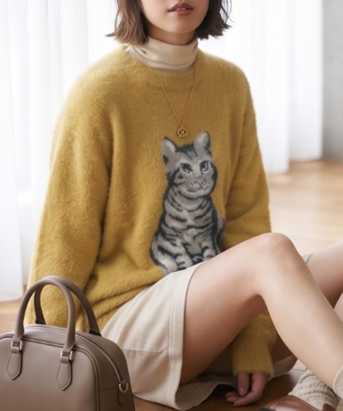 Belta attrice(ベルタアトリーチェ)の「猫 ジャガード ふわふわシャギーニット オーバーサイズ プルオーバー/クルーネック 秋冬(ニット/セーター・レディース・ベージュ/マスタード/ダークブラウン/グリーン/ブルー・FREE)」の13枚目の写真