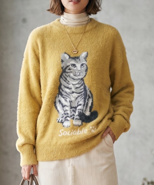 Belta attrice(ベルタアトリーチェ)の「猫 ジャガード ふわふわシャギーニット オーバーサイズ プルオーバー/クルーネック 秋冬(ニット/セーター・レディース・ベージュ/マスタード/ダークブラウン/グリーン/ブルー・FREE)」の11枚目の写真