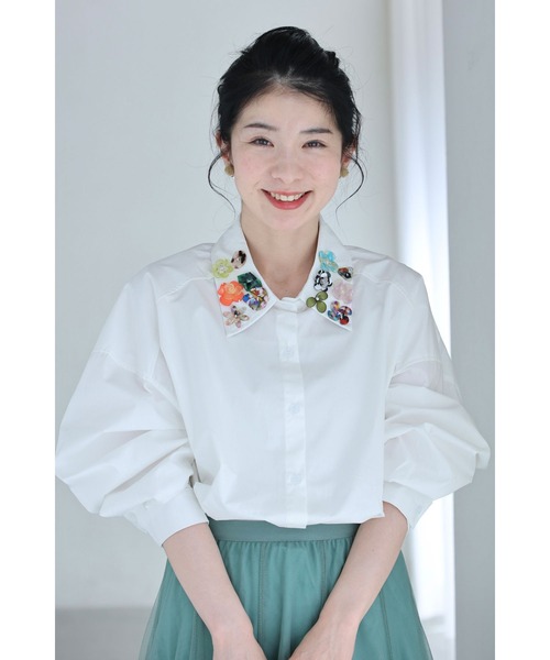 cawaii(カワイイ)の「襟元で魅せるボタンコレクションシャツトップス(シャツ/ブラウス・レディース・ホワイト・FREE)」の2枚目の写真