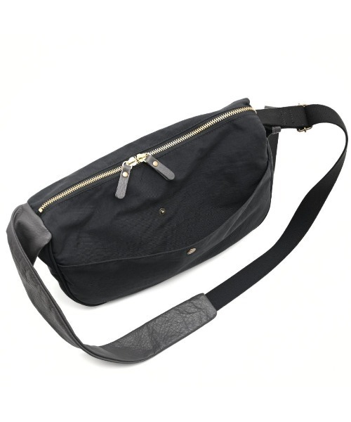 CLEDRAN（クレドラン）の「【軽量ナイロン×牛革】CL3998 ARU WIDE BELT SHOULDER（ショルダーバッグ・レディース・グレー/ブラック×ブラック/グレイッシュベージュ/ブラック×グレー・FREE）」の12枚目の写真
