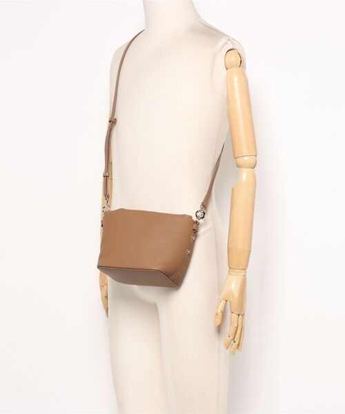 NiiNa(ニーナ)の「【NiiNa】【高品質牛革】2wayスクエアレザースモール編み込みハンドルバッグ(ショルダーバッグ・レディース・カーキ/ブラウン・FREE)」の19枚目の写真