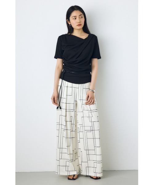 AZUL by moussy(アズールバイマウジー)の「【接触冷感ひんやり♪】【身長/骨格別着用画像あり】幾何学柄ワイドパンツ 夏服 春服 秋服(スラックス・レディース・ブラウン/ブラック/アイボリー・SMALL/MEDIUM)」の6枚目の写真