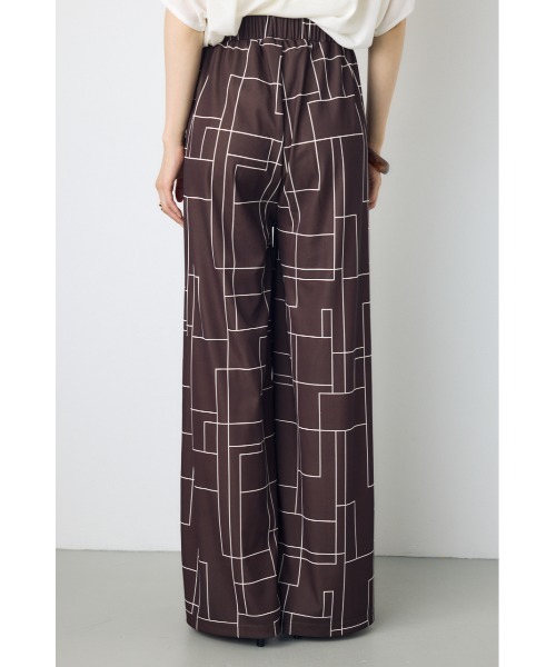 AZUL by moussy(アズールバイマウジー)の「【接触冷感ひんやり♪】【身長/骨格別着用画像あり】幾何学柄ワイドパンツ 夏服 春服 秋服(スラックス・レディース・ブラウン/ブラック/アイボリー・SMALL/MEDIUM)」の18枚目の写真