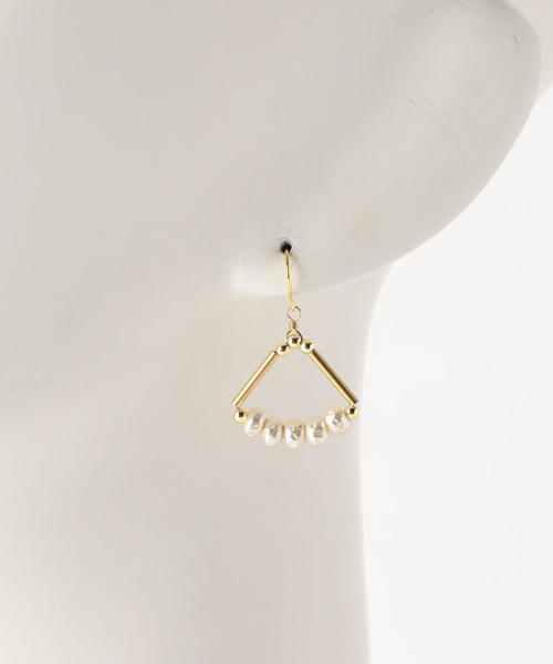 BEAUTY&YOUTH UNITED ARROWS（ビューティーアンドユースユナイテッドアローズ）の「BY パールモチーフ×バーピアス（ピアス（両耳用）・レディース・ゴールド・FREE）」の2枚目の写真