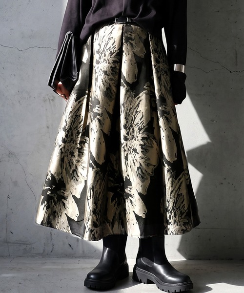 antiqua(アンティカ)の「花柄ジャカード フレアスカート(スカート・レディース・ブラック・ONESIZE)」の1枚目の写真