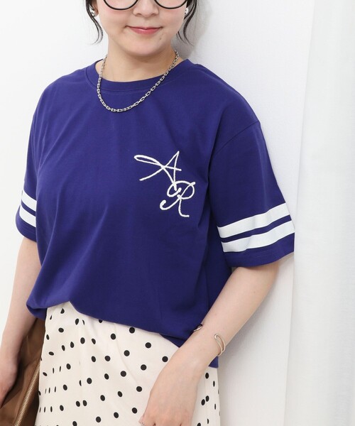 fredy couleur(フレディクルール)の「刺繍ロゴ&袖ラインTee(Tシャツ/カットソー・レディース・ロイヤルブルー/オリーブ/チャコールグレー/オフホワイト・M)」の6枚目の写真