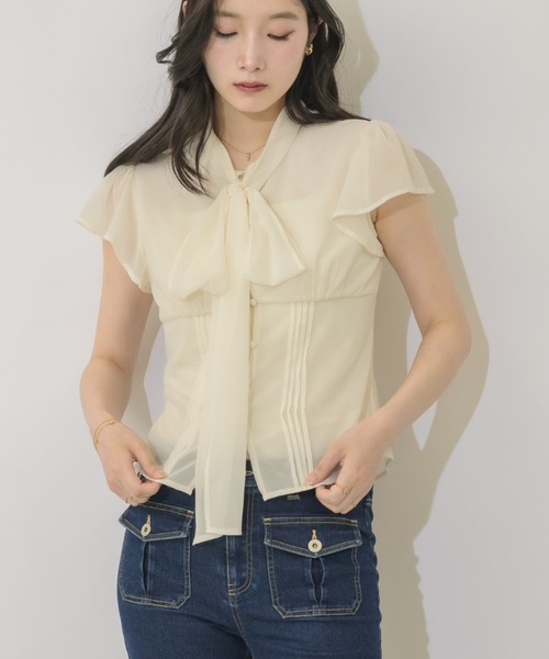 NEUNA(ヌナ)の「【上品な韓国オンニスタイルに◎】リボンタイフェミニンブラウス(シャツ/ブラウス・レディース・アイボリー/ブルー/ブラック・FREE)」の16枚目の写真