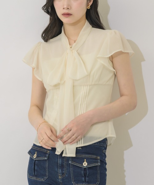 NEUNA(ヌナ)の「【上品な韓国オンニスタイルに◎】リボンタイフェミニンブラウス(シャツ/ブラウス・レディース・アイボリー/ブルー/ブラック・FREE)」の18枚目の写真