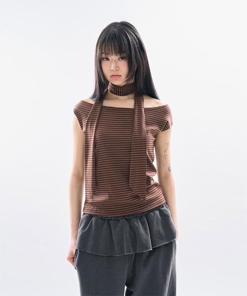raucohouse（ラウコハウス）の「ドレープボーダー2WAY半袖Tシャツ（Tシャツ/カットソー・レディース・ブラック/グレー/ブラウン・FREE）」の9枚目の写真