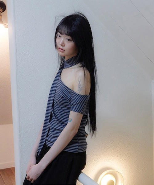 raucohouse（ラウコハウス）の「ドレープボーダー2WAY半袖Tシャツ（Tシャツ/カットソー・レディース・ブラック/グレー/ブラウン・FREE）」の5枚目の写真