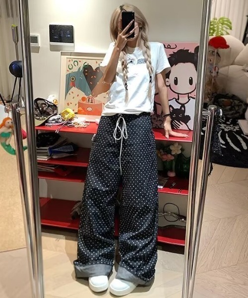 lilful（リルフル）の「【26年春夏新作】ドット柄 フロントレースアップ ワイドデニムパンツ（デニムパンツ・レディース・ドット・L/M）」の7枚目の写真