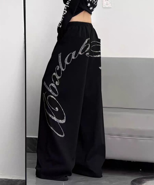 c.u.l(シーユーエル)の「ラインストーンロゴ ワイドスウェットパンツ culw941(スウェットパンツ・レディース・ブラック・S/M)」の3枚目の写真