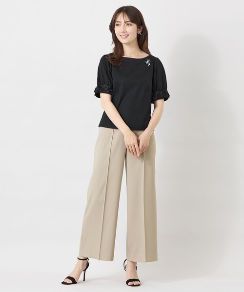 TO BE CHIC（トゥー ビー シック）の「フラワーチュール ドッキングカットソー（Tシャツ/カットソー・レディース・ブラック/オフホワイト・40）」の4枚目の写真