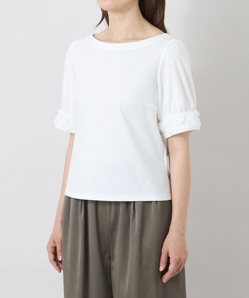 TO BE CHIC（トゥー ビー シック）の「フラワーチュール ドッキングカットソー（Tシャツ/カットソー・レディース・ブラック/オフホワイト・40）」の6枚目の写真