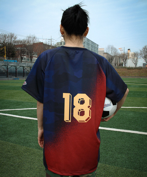 WEIRDWORLD(ウィアード ワールド)の「クラブレガシー サッカーシャツ レッド(Tシャツ/カットソー・レディース・その他・X-LARGE/LARGE/MEDIUM)」の7枚目の写真
