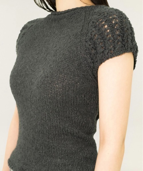 GRVRGROVE(グローブ)の「JACE NET HALF SLEEVE KNIT(ニット/セーター・レディース・チャコールグレー/クリーム・フリー)」の4枚目の写真