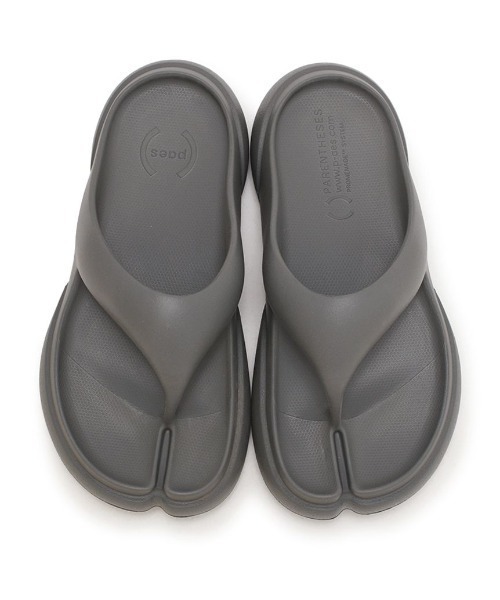 PAES(ペイズ)の「【emmi×PAES】New Flipflop(サンダル・レディース・ダークグレー・24/23/25)」の6枚目の写真