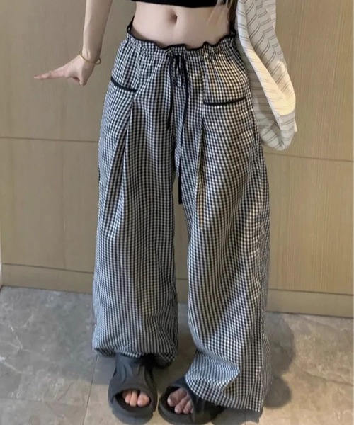 AsheKsha(アシクシャ)の「黒と白のチェック柄ワイドレッグカジュアルパンツ(その他パンツ・レディース・ブラック×ホワイト・L/M)」の1枚目の写真