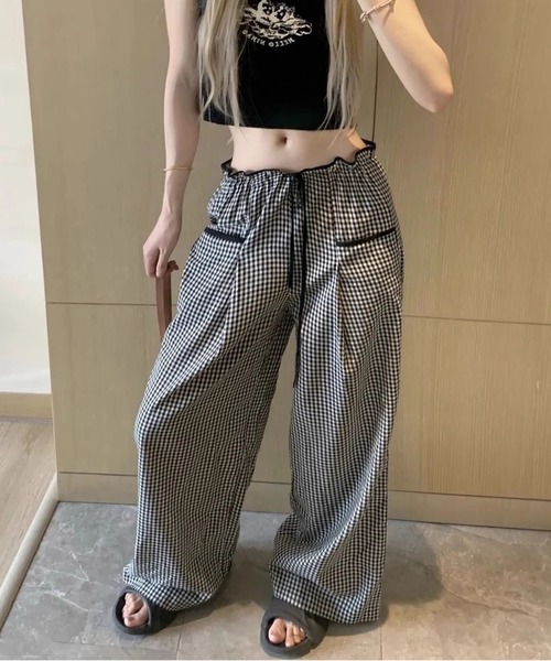 AsheKsha(アシクシャ)の「黒と白のチェック柄ワイドレッグカジュアルパンツ(その他パンツ・レディース・ブラック×ホワイト・L/M)」の2枚目の写真