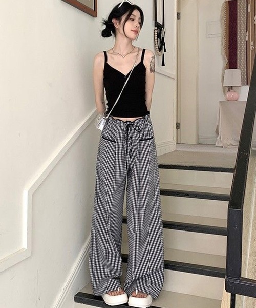 AsheKsha(アシクシャ)の「黒と白のチェック柄ワイドレッグカジュアルパンツ(その他パンツ・レディース・ブラック×ホワイト・L/M)」の4枚目の写真
