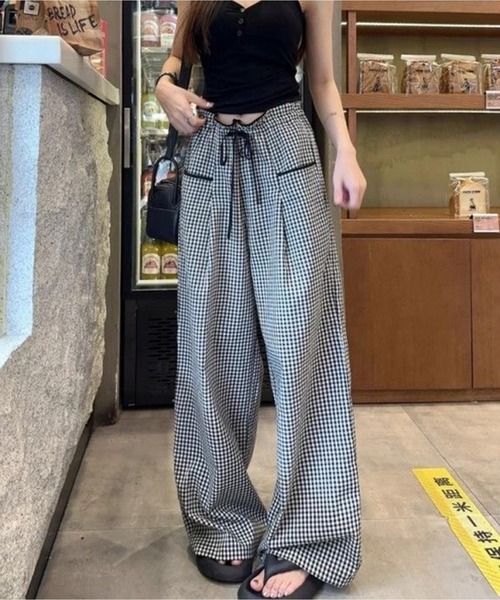 AsheKsha(アシクシャ)の「黒と白のチェック柄ワイドレッグカジュアルパンツ(その他パンツ・レディース・ブラック×ホワイト・L/M)」の6枚目の写真