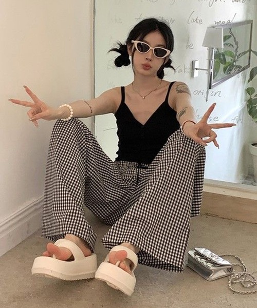 AsheKsha(アシクシャ)の「黒と白のチェック柄ワイドレッグカジュアルパンツ(その他パンツ・レディース・ブラック×ホワイト・L/M)」の8枚目の写真
