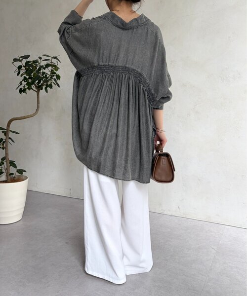 Jena espace merveilleux(ジェナ エスパスメルヴェイユ)の「テンセルバックシャーリングシャツ(シャツ/ブラウス・レディース・ブルー/グレー/サックスブルー・FREE)」の6枚目の写真