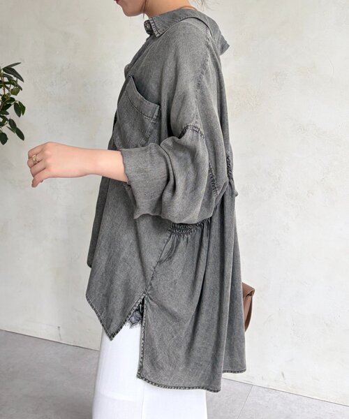 Jena espace merveilleux(ジェナ エスパスメルヴェイユ)の「テンセルバックシャーリングシャツ(シャツ/ブラウス・レディース・ブルー/グレー/サックスブルー・FREE)」の7枚目の写真