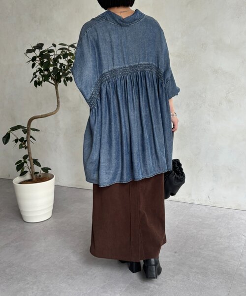 Jena espace merveilleux(ジェナ エスパスメルヴェイユ)の「テンセルバックシャーリングシャツ(シャツ/ブラウス・レディース・ブルー/グレー/サックスブルー・FREE)」の13枚目の写真