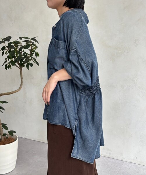 Jena espace merveilleux(ジェナ エスパスメルヴェイユ)の「テンセルバックシャーリングシャツ(シャツ/ブラウス・レディース・ブルー/グレー/サックスブルー・FREE)」の15枚目の写真