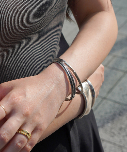 Harpo(アルポ)の「【Harpo/ハルポ】Feather Skinny Bangle(ブレスレット・レディース・シルバー・FREE)」の2枚目の写真