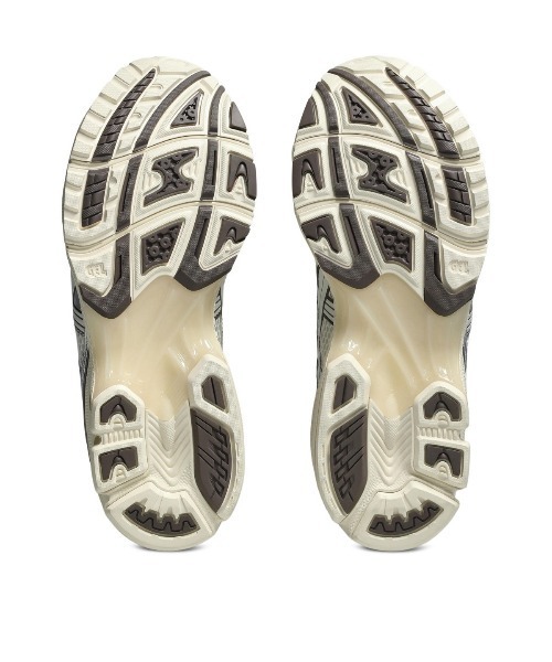 ASICS(アシックス)の「ASICS GEL-KAYANO 14(アシックス ゲルカヤノ 14)(スニーカー・メンズ・シルバー系/ブラック系・28cm/28.5cm/29cm/25cm/25.5cm/26cm/26.5cm/27cm/27.5cm/23cm/23.5cm/24cm/24.5cm)」の16枚目の写真