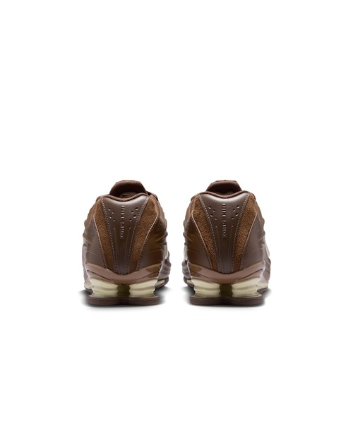 NIKE（ナイキ）の「NIKE/ナイキ WS ｼｮｯｸｽ Z ﾚｰｽ（スニーカー・レディース・ブラウン・25cm/24.5cm/24cm/23cm/23.5cm/22.5cm）」の2枚目の写真
