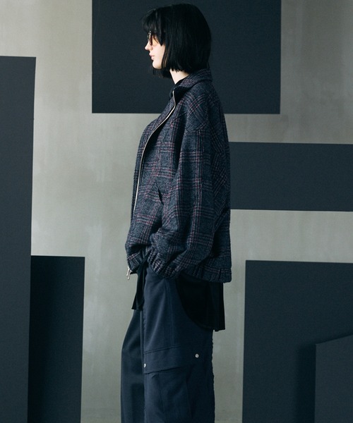 MAISON SPECIAL(メゾンスペシャル)の「《UNISEX》【イタリアンデッドストックファブリック】プライムオーバーカーブ切り替えスタンドブルゾン/【Italian Dead Stock Fabric】Prime-Over Curved Switching Stand Collar Blouson【MAISON SPECIAL/メゾンスペシャル】(ブルゾン・メンズ・グレイッシュベージュ/ネイビー/グレー/ブラック/ブラウン・1/0/2)」の12枚目の写真
