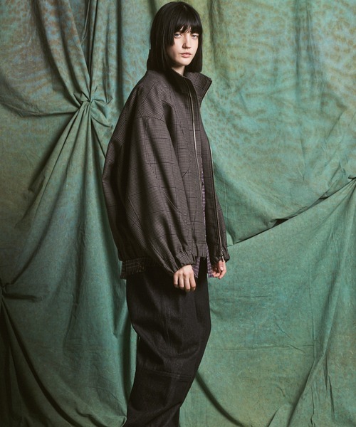 MAISON SPECIAL(メゾンスペシャル)の「《UNISEX》【イタリアンデッドストックファブリック】プライムオーバーカーブ切り替えスタンドブルゾン/【Italian Dead Stock Fabric】Prime-Over Curved Switching Stand Collar Blouson【MAISON SPECIAL/メゾンスペシャル】(ブルゾン・メンズ・グレイッシュベージュ/ネイビー/グレー/ブラック/ブラウン・1/0/2)」の15枚目の写真