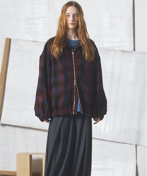 MAISON SPECIAL(メゾンスペシャル)の「《UNISEX》【イタリアンデッドストックファブリック】プライムオーバーカーブ切り替えスタンドブルゾン/【Italian Dead Stock Fabric】Prime-Over Curved Switching Stand Collar Blouson【MAISON SPECIAL/メゾンスペシャル】(ブルゾン・メンズ・グレイッシュベージュ/ネイビー/グレー/ブラック/ブラウン・1/0/2)」の17枚目の写真