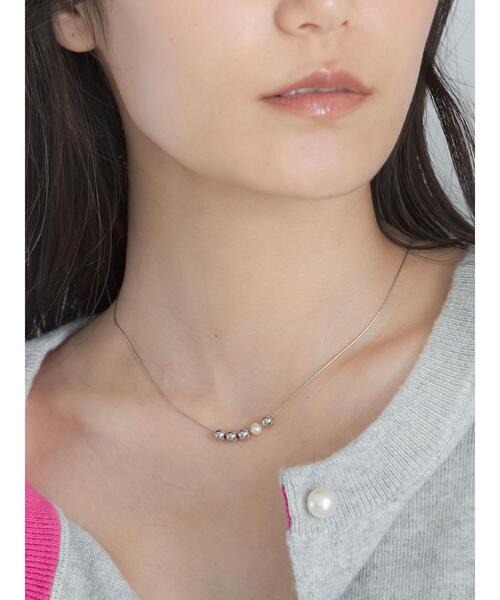 Te chichi（テチチ）の「プチ淡水パールネックレス（ネックレス・レディース・シルバー/ゴールド・F）」の4枚目の写真