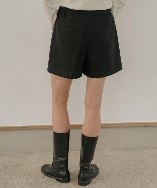 TILL I DIE（ティルアイダイ）の「Wool blend classic shorts [TIFA06PT02]_Black（その他パンツ・レディース・ブラック・MEDIUM/SMALL）」の2枚目の写真