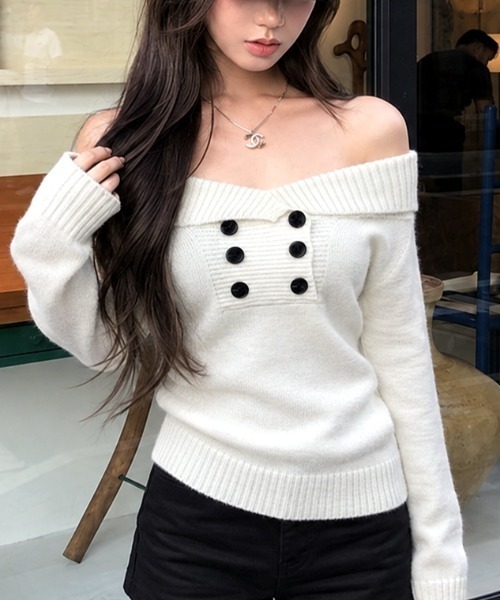 SHEENA(シーナ)の「ダブルボタンオフショルニットトップス(ニット/セーター・レディース・ホワイト/ブラック・M)」の2枚目の写真
