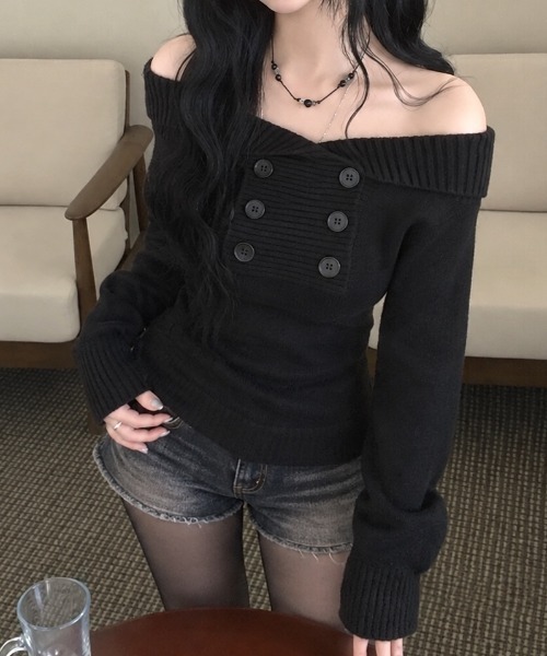SHEENA(シーナ)の「ダブルボタンオフショルニットトップス(ニット/セーター・レディース・ホワイト/ブラック・M)」の4枚目の写真