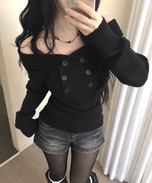 SHEENA(シーナ)の「ダブルボタンオフショルニットトップス(ニット/セーター・レディース・ホワイト/ブラック・M)」の7枚目の写真
