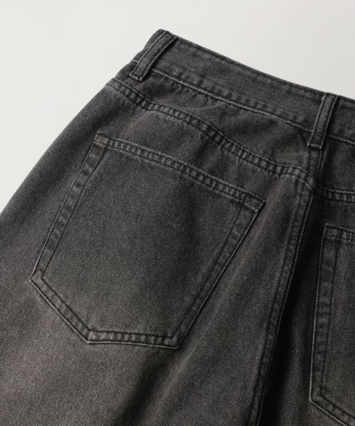 INDUST（インダスト）の「ワンタックワイドデニムパンツ（ブラック）（デニムパンツ・レディース・ブラック・2(M)/1(S)）」の5枚目の写真