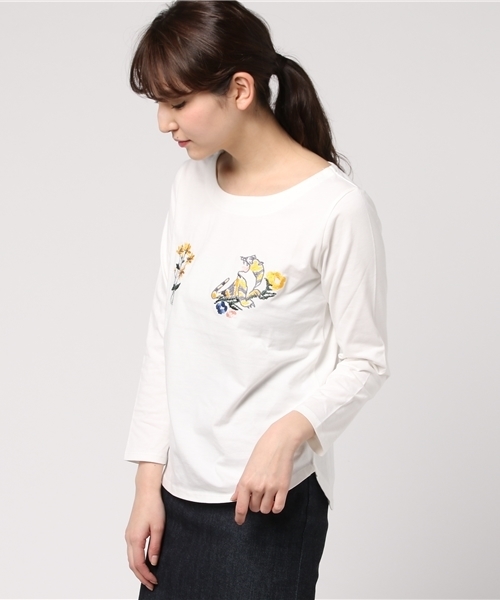 POU DOU DOU(プードゥドゥ)の「とらと花刺繍プルオーバー(Tシャツ/カットソー・レディース・ブラック/オフホワイト/ブルー・3)」の2枚目の写真