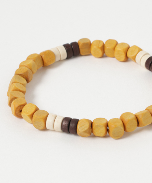 WEGO（ウィゴー）の「WEGO/ウッドゴムブレスレット（ブレスレット・メンズ・サックスブルー/イエロー系その他/ブラウン・FREE）」の4枚目の写真