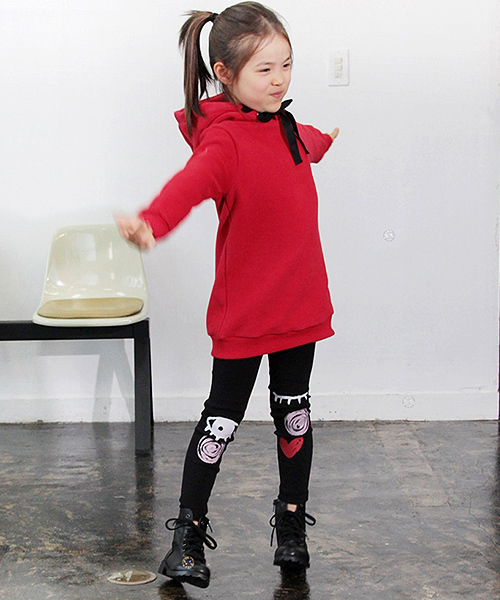 Rora(ローラ)の「Rora ユニークフェイス レギンス(2color)(レギンス/スパッツ・キッズ・オフホワイト/ブラック・90cm/100cm/110cm/120cm/130cm/140cm)」の4枚目の写真