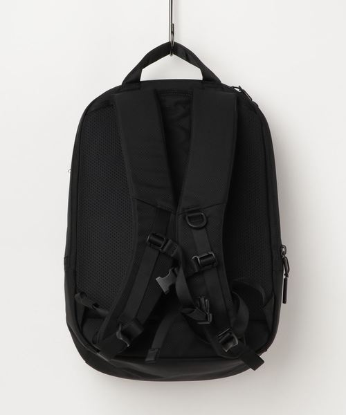 Aer（エアー）の「Aer / エアー DAY PACK バックパック（バックパック/リュック・メンズ・ブラック・FREE）」の2枚目の写真