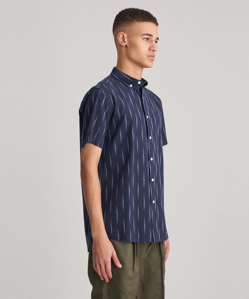 Saturdays NYC（サタデーズ ニューヨークシティ ）の「Esquina Eclat Button Down Shirt（シャツ/ブラウス・メンズ・ブラック/ネイビー・X-SMALL/S/M/L）」の5枚目の写真