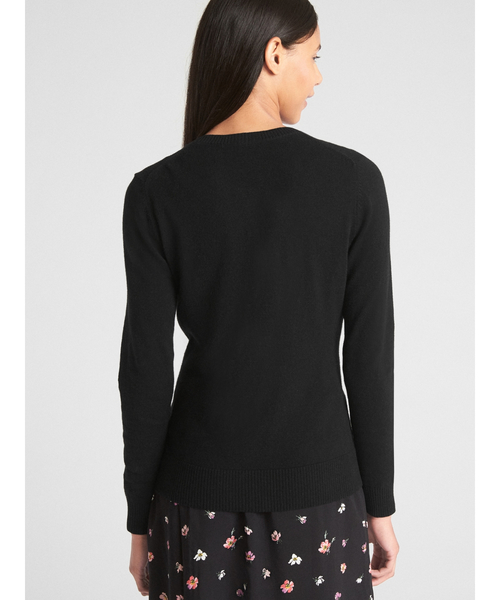 GAP（ギャップ）の「スリムクルーネック カーディガンセーター（カーディガン/ボレロ・レディース・アイボリー/ピンク/バーガンディー/チャコールグレー/ブラック/ネイビー・XS/S/L/XXS/M）」の8枚目の写真