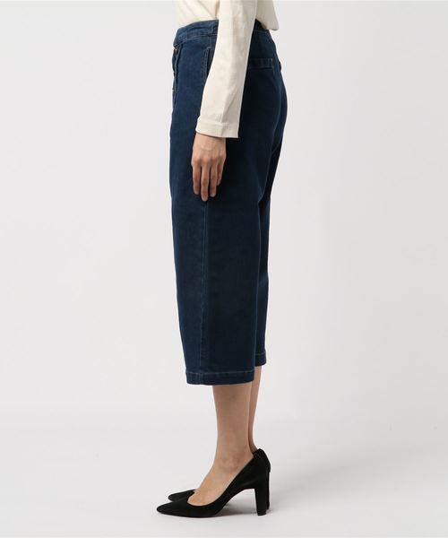 Petit Honfleur（プチオンフルール）の「デニムボタン使いパンツ（デニムパンツ・レディース・ネイビー/ブルー・70/61/64/67）」の3枚目の写真